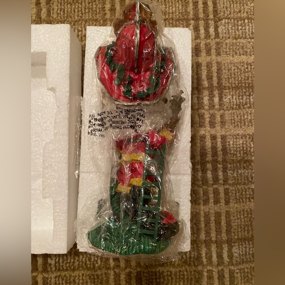 NWT Fireman Santa Bobblehead - Picture 4 of 5